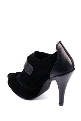 Chick Black Cowhide