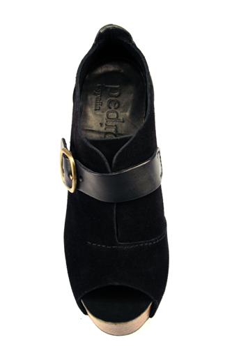 Chick Black Cowhide